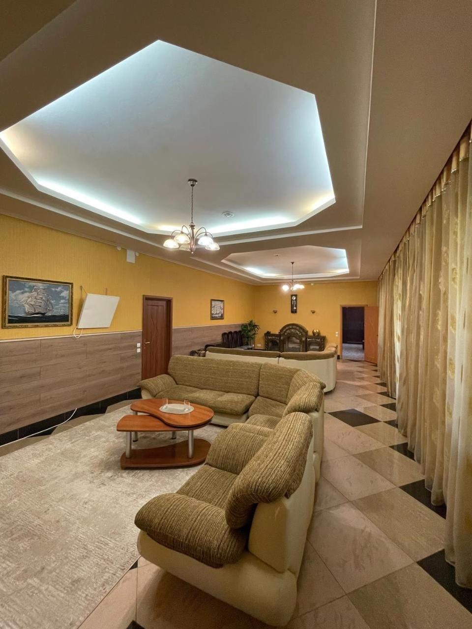 Shanyrak Hotel Temirtau Esterno foto