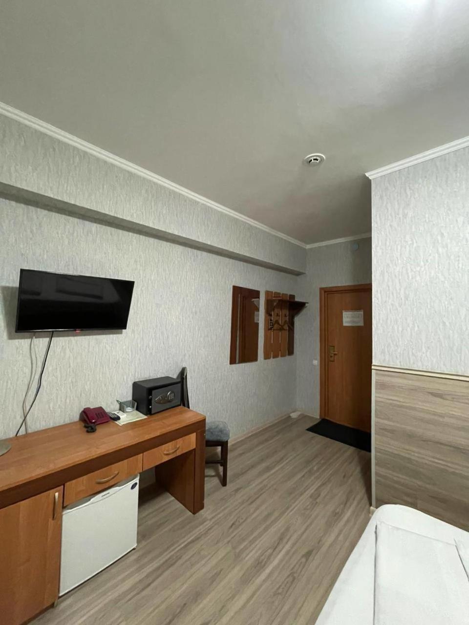 Shanyrak Hotel Temirtau Esterno foto